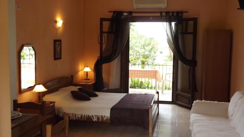 Pefka Studios & Apartments Vourvourou Kamer foto